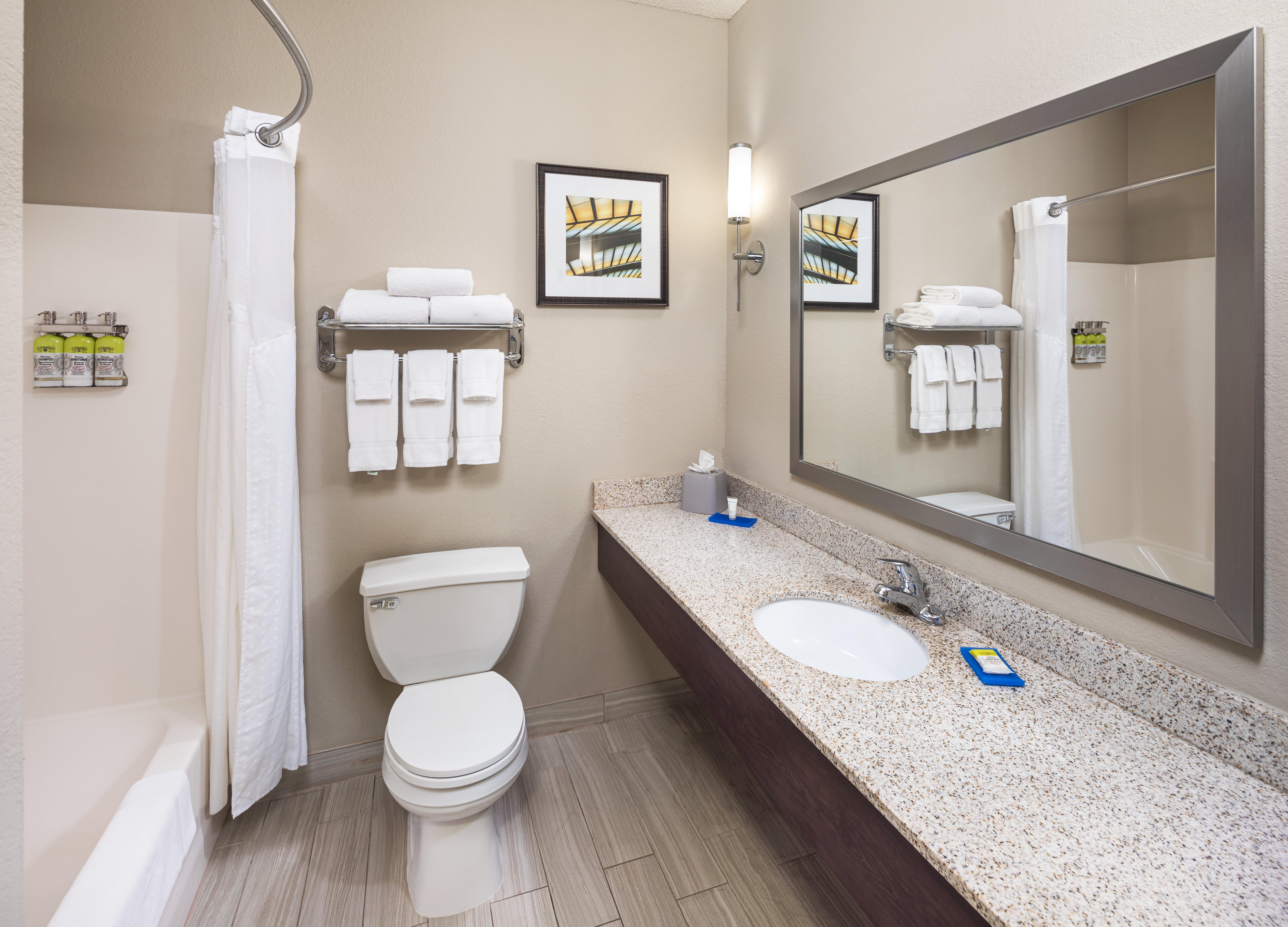Holiday Inn Express Hotel & Suites Minneapolis - Minnetonka By Ihg Buitenkant foto