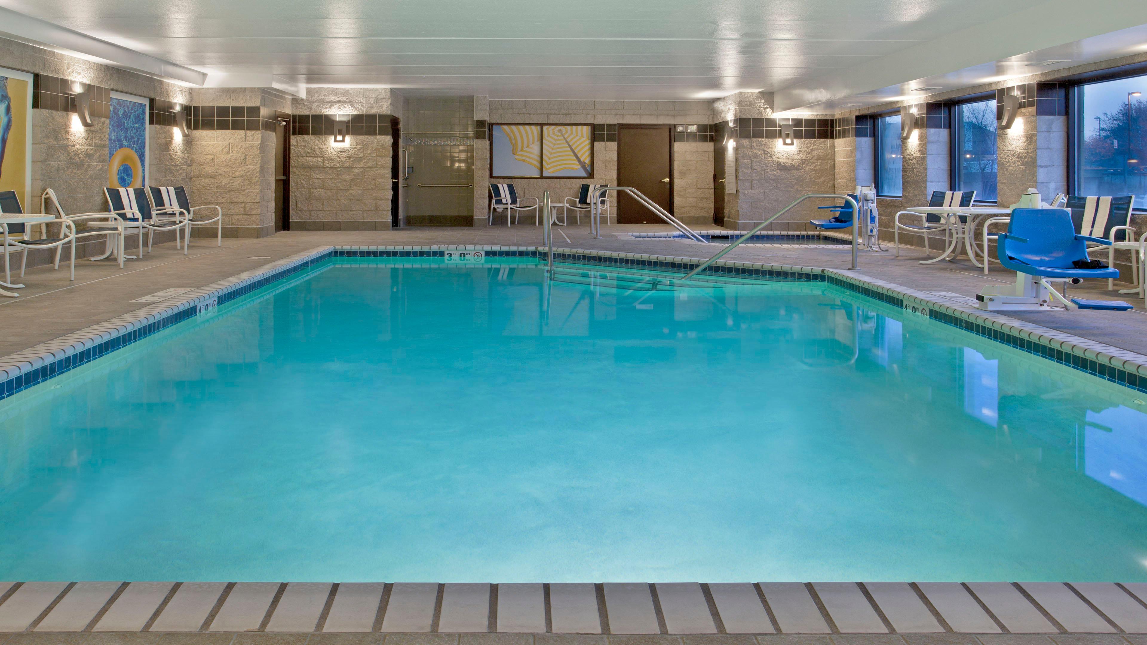 Holiday Inn Express Hotel & Suites Minneapolis - Minnetonka By Ihg Buitenkant foto