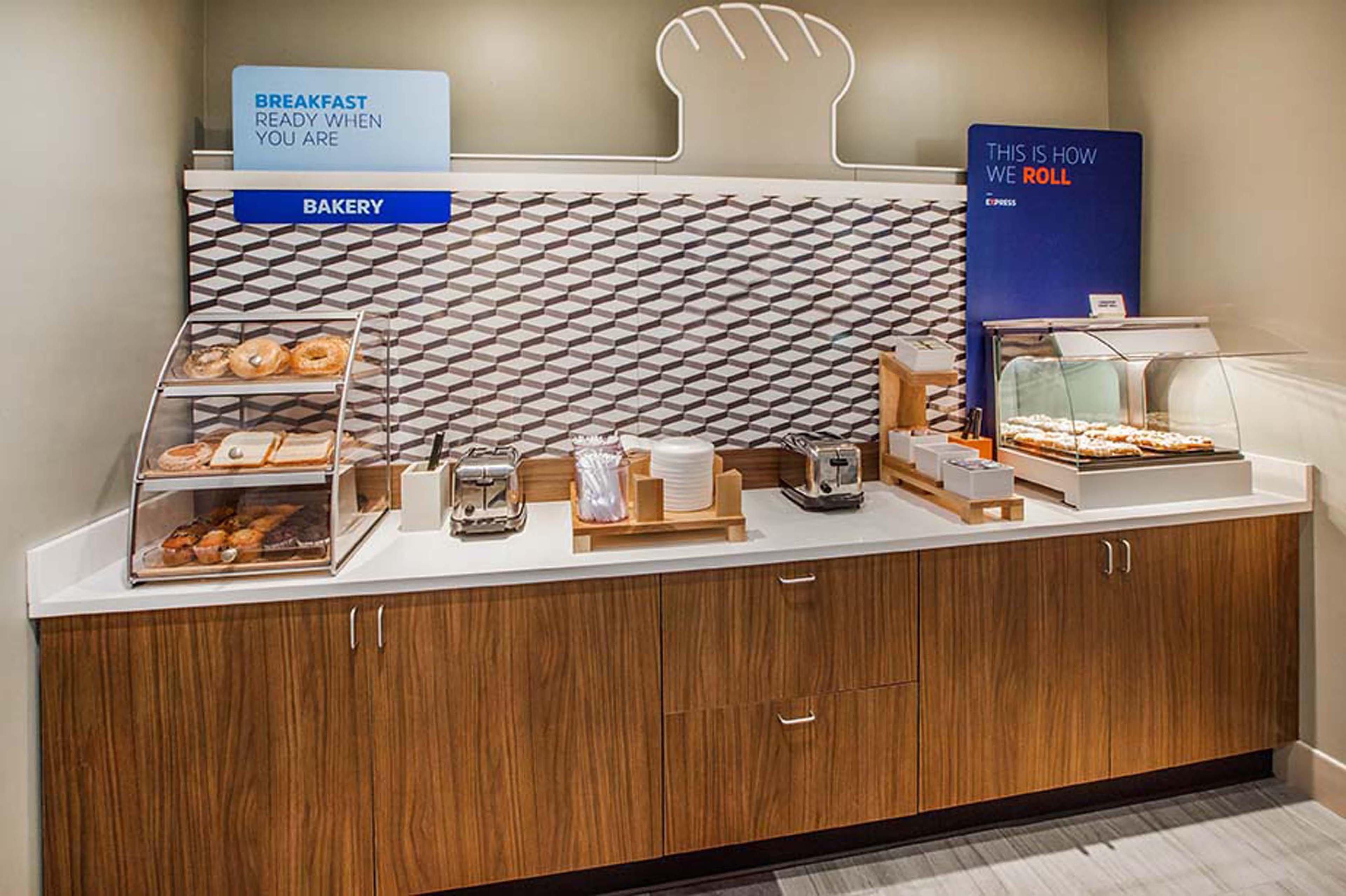 Holiday Inn Express Hotel & Suites Minneapolis - Minnetonka By Ihg Buitenkant foto