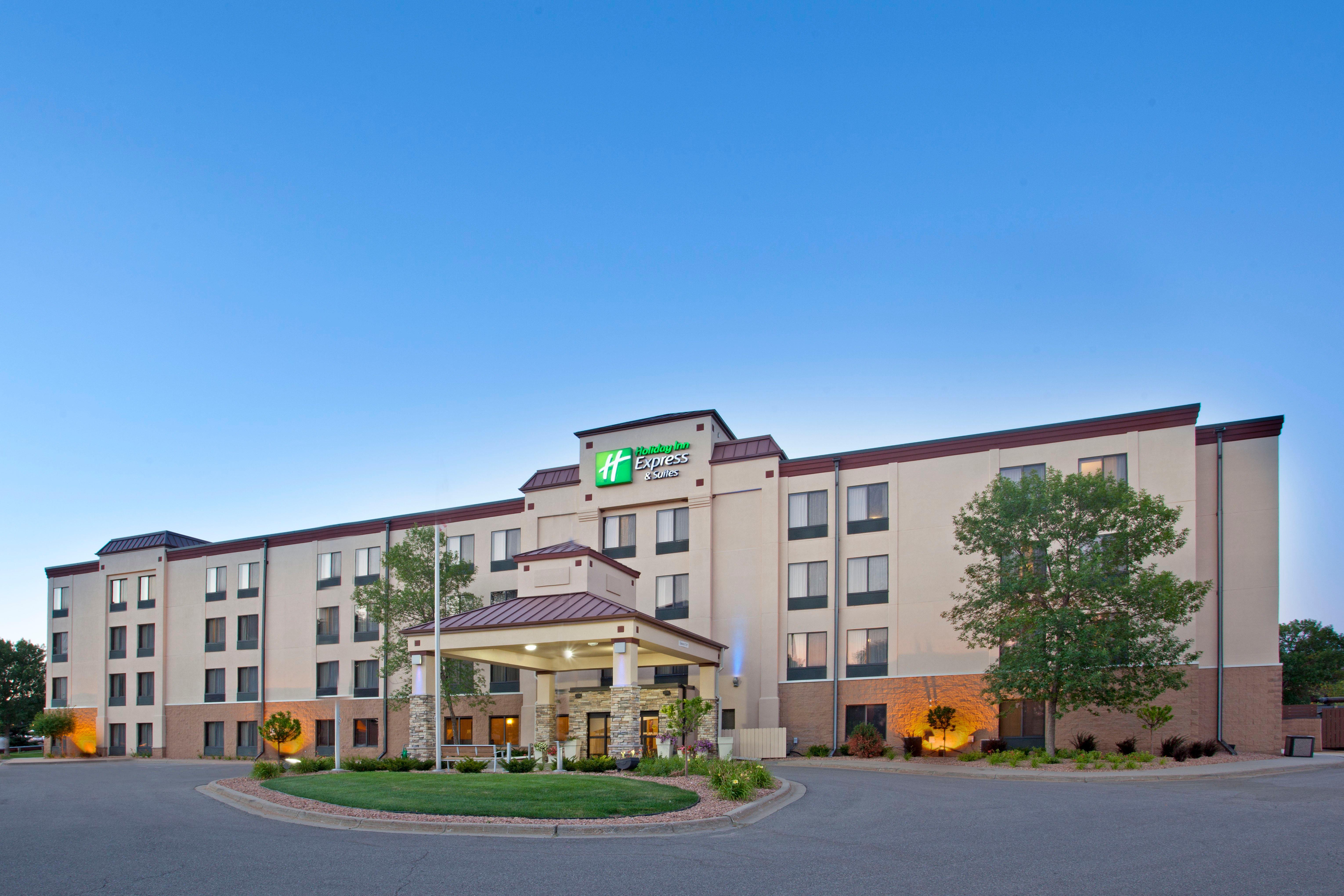 Holiday Inn Express Hotel & Suites Minneapolis - Minnetonka By Ihg Buitenkant foto
