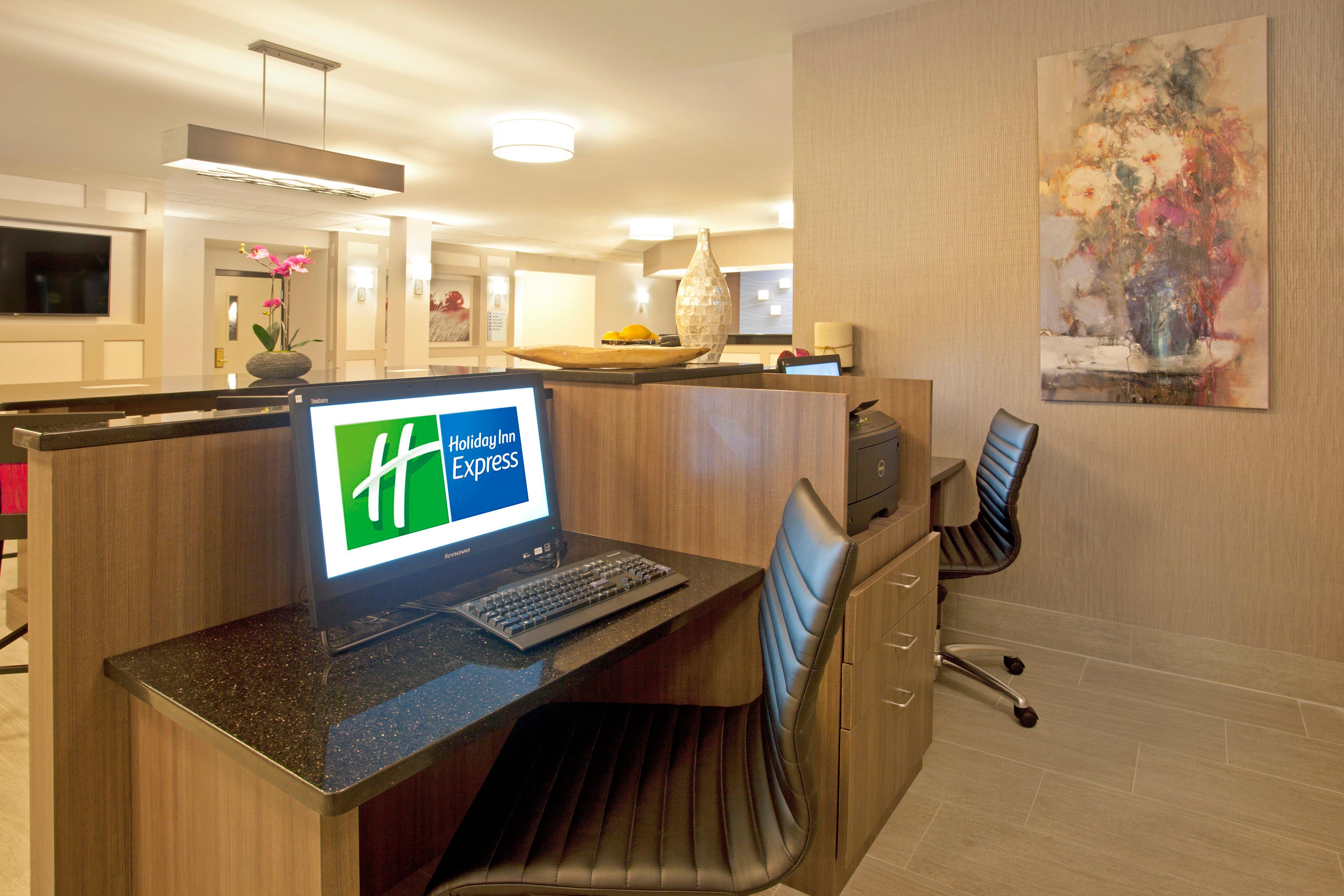 Holiday Inn Express Hotel & Suites Minneapolis - Minnetonka By Ihg Buitenkant foto